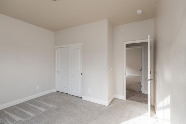 Building Photo - 20688 White Dove Ln