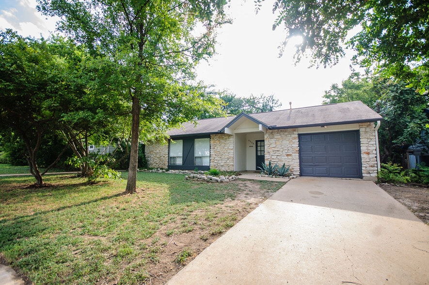 Building Photo - 6208 Glen Meadow Dr