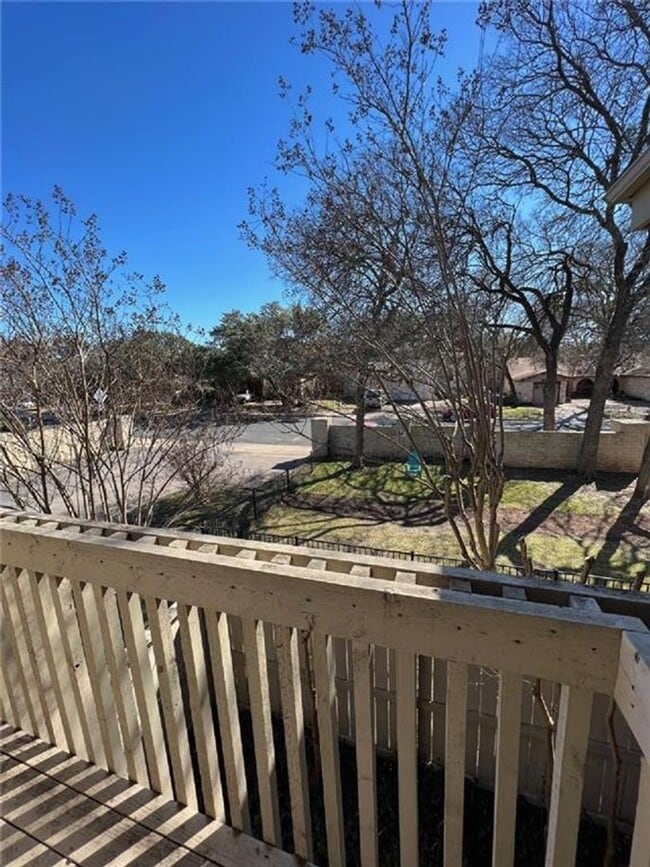 Building Photo - Arbor Village Condominium / Beautiful Update Unit / Refrigerator, Washer & Dryer included