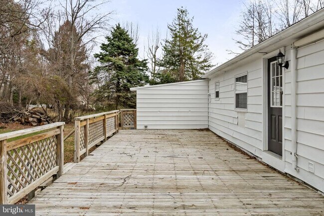 Building Photo - 2730 Old Cedar Grove Rd