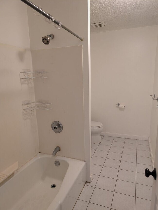 Building Photo - Somerville 2 bedroom with parking for 9/1