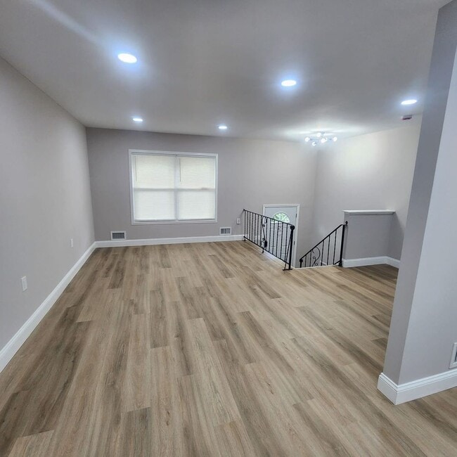 Building Photo - A Spacious 4 bedroom house for Rent !!!
