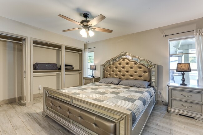 Building Photo - 128 Loredo Ln