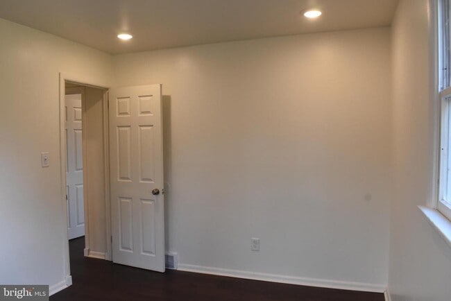 Building Photo - 64 Bogle Dr