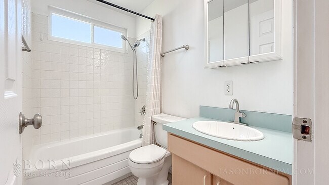 Building Photo - 2036 Brentwood St