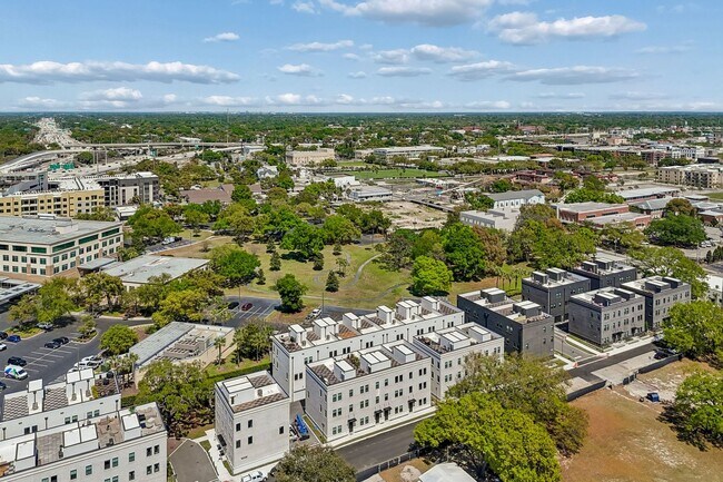 Building Photo - New Construction Townhome For Lease downtown Tampa, Ybor City, Gas Worx