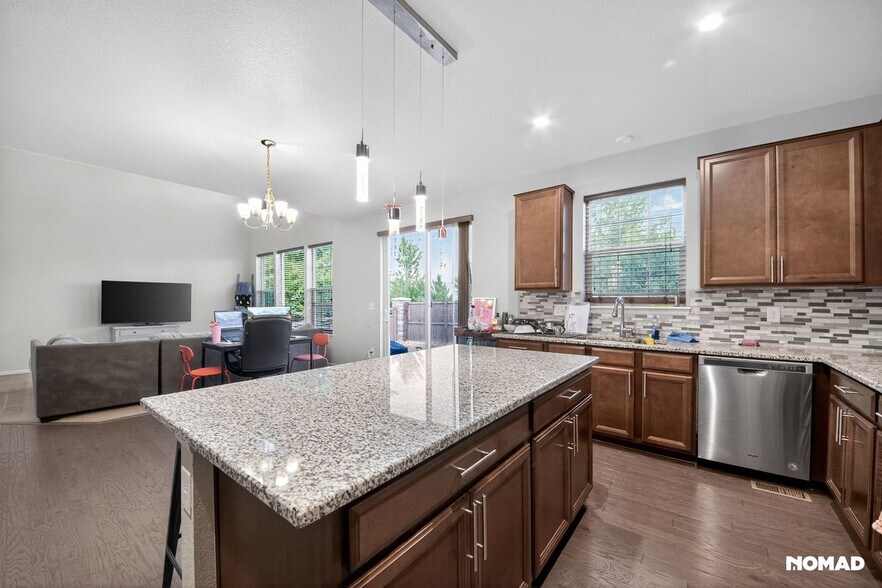 Building Photo - 15980 E Otero Cir