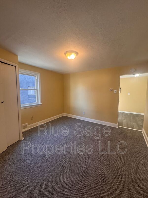 Building Photo - 1024 Broad St