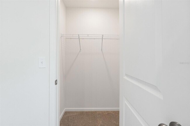 Building Photo - 612-612 Linnet Ct