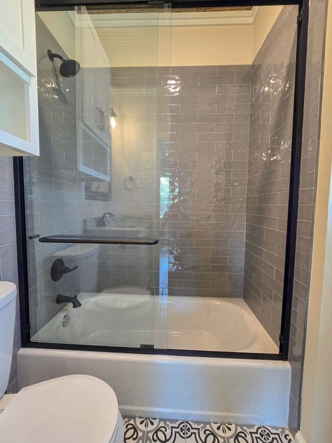 Building Photo - Cute 3 Bedroom Brick home in Shawnee