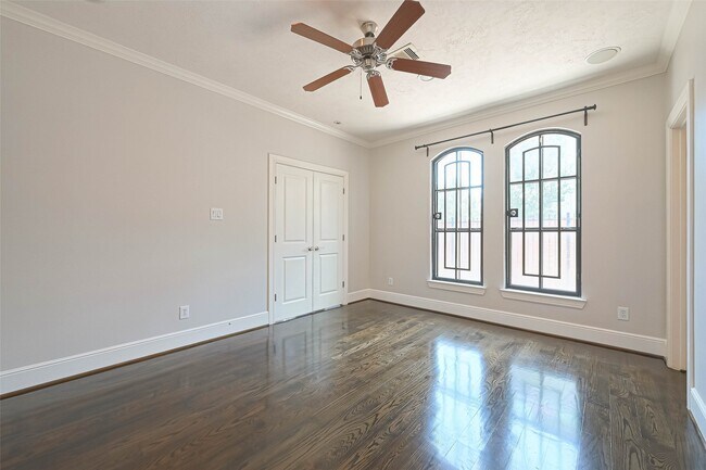 Building Photo - 1739 Oakdale St