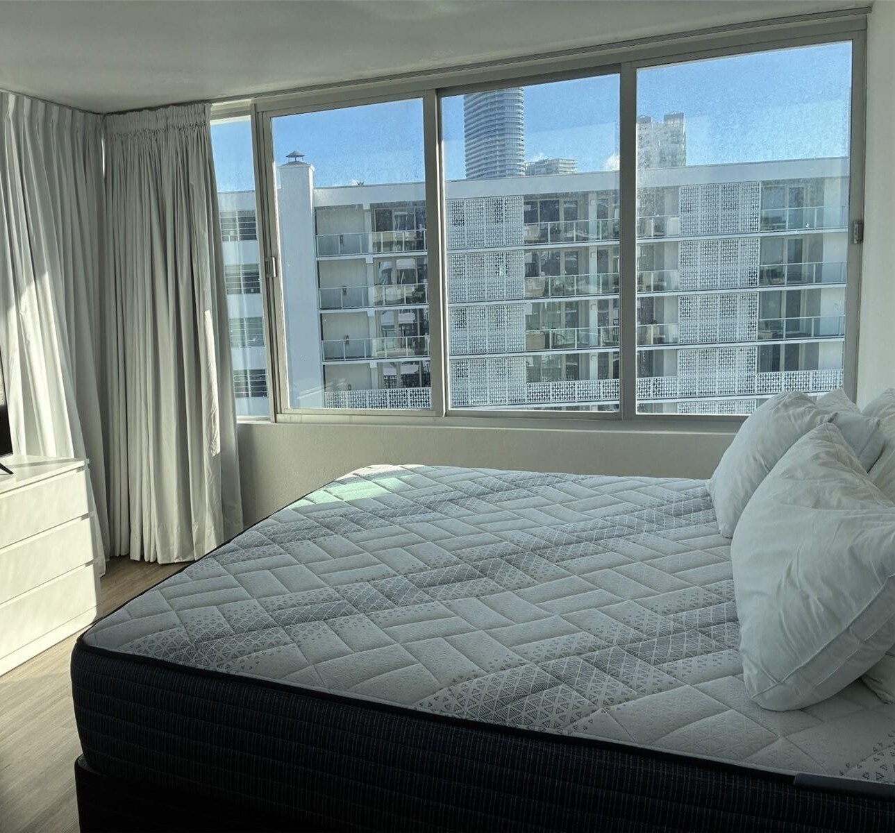 Building Photo - 1000 West Ave