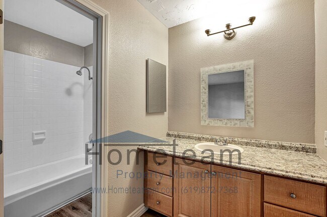 Building Photo - 2 BR/ 2 BA 894 SQFT CONDO IN MISSION VALLE...