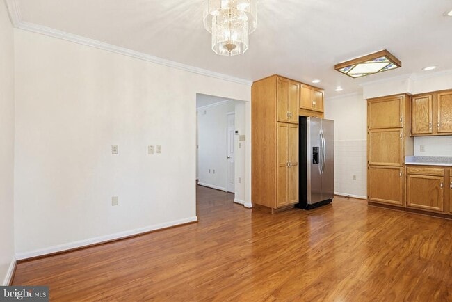 Building Photo - 206 N Towne Ct