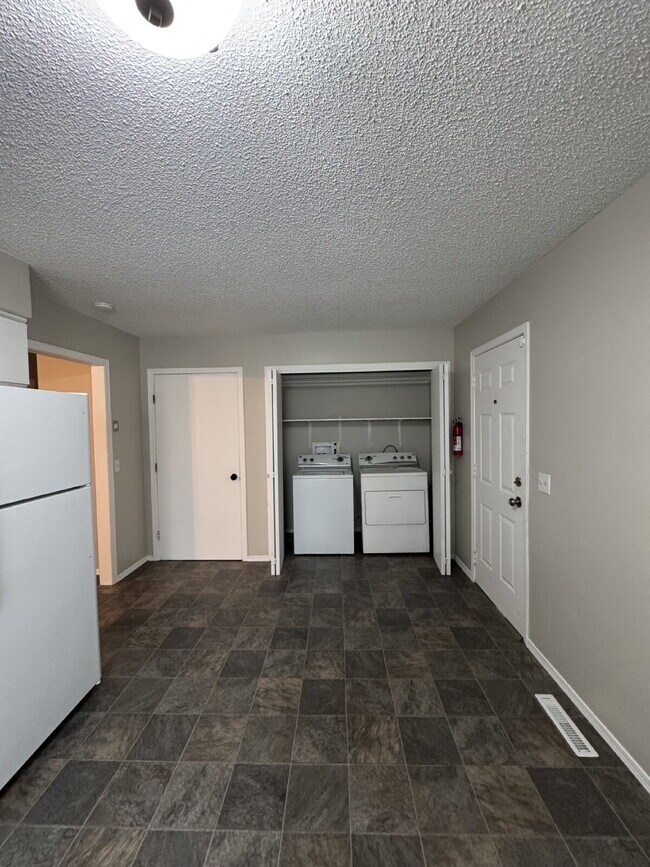 Building Photo - 2152 Santa Fe S