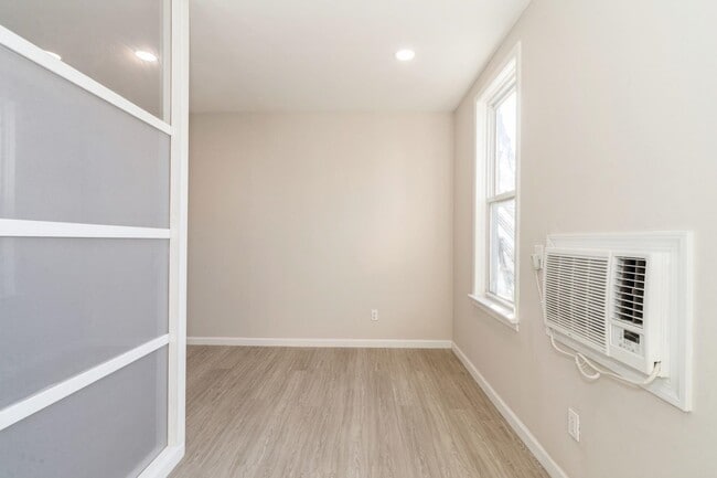 Building Photo - 40 Beacon Ave