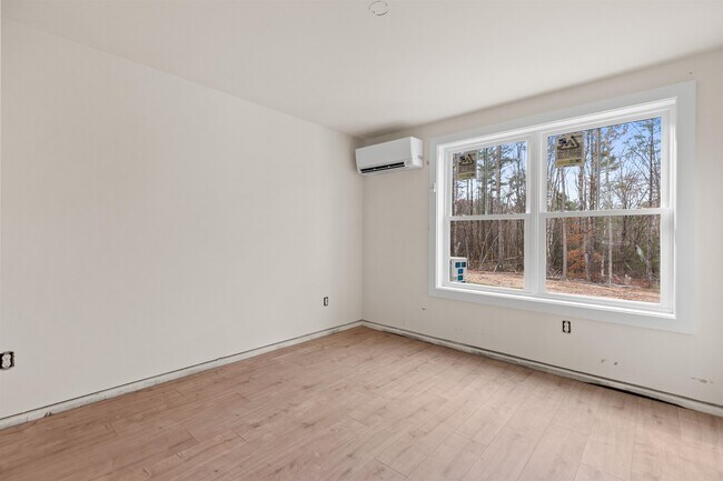 Building Photo - 3112 Parade Rd