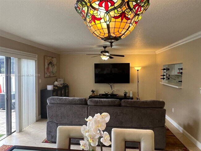 Building Photo - 9894 Fairway Cove Ln