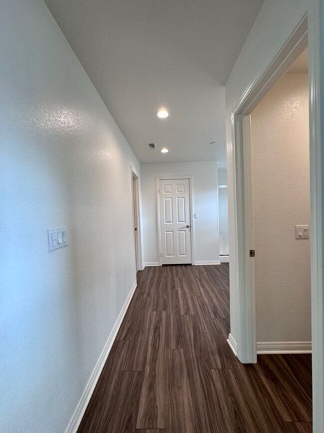 Building Photo - Newly built 4 bedroom Winchester home for ...