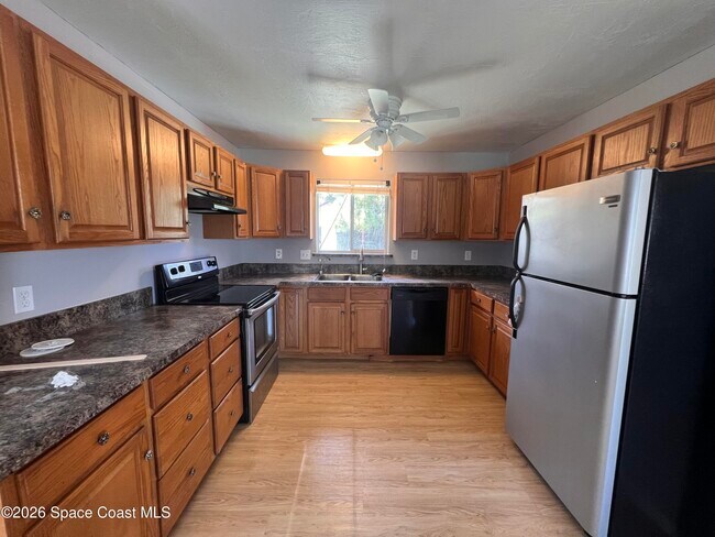 Building Photo - 460 Bargello Ave SE