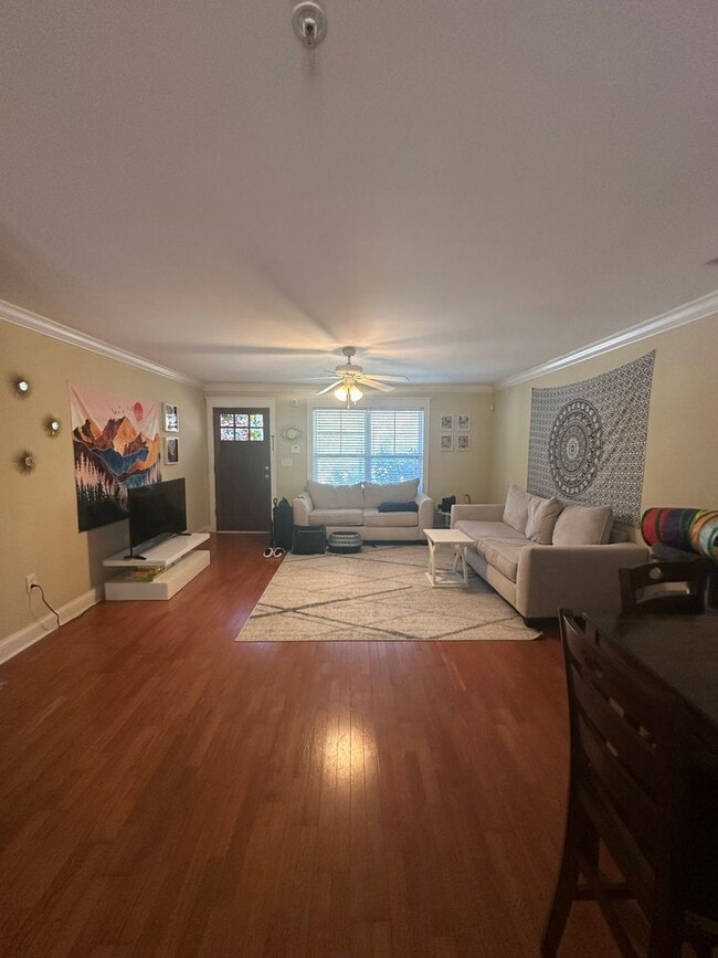 Building Photo - 2 Bedroom 2 Bathroom in gated community of the Summit