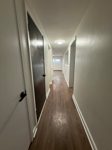 Building Photo - 9533 Schiller Blvd