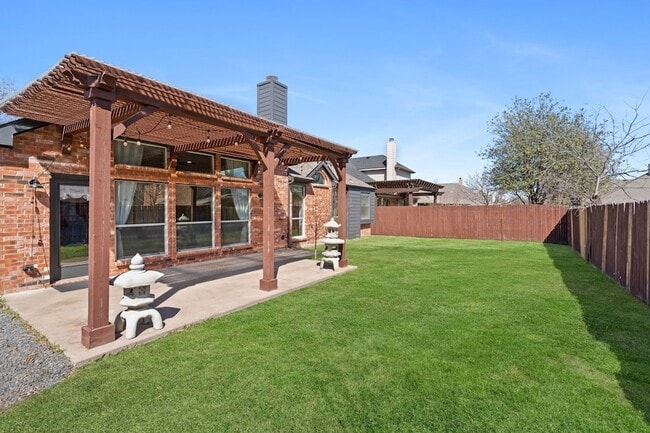 Building Photo - 8664 Glenburne Dr