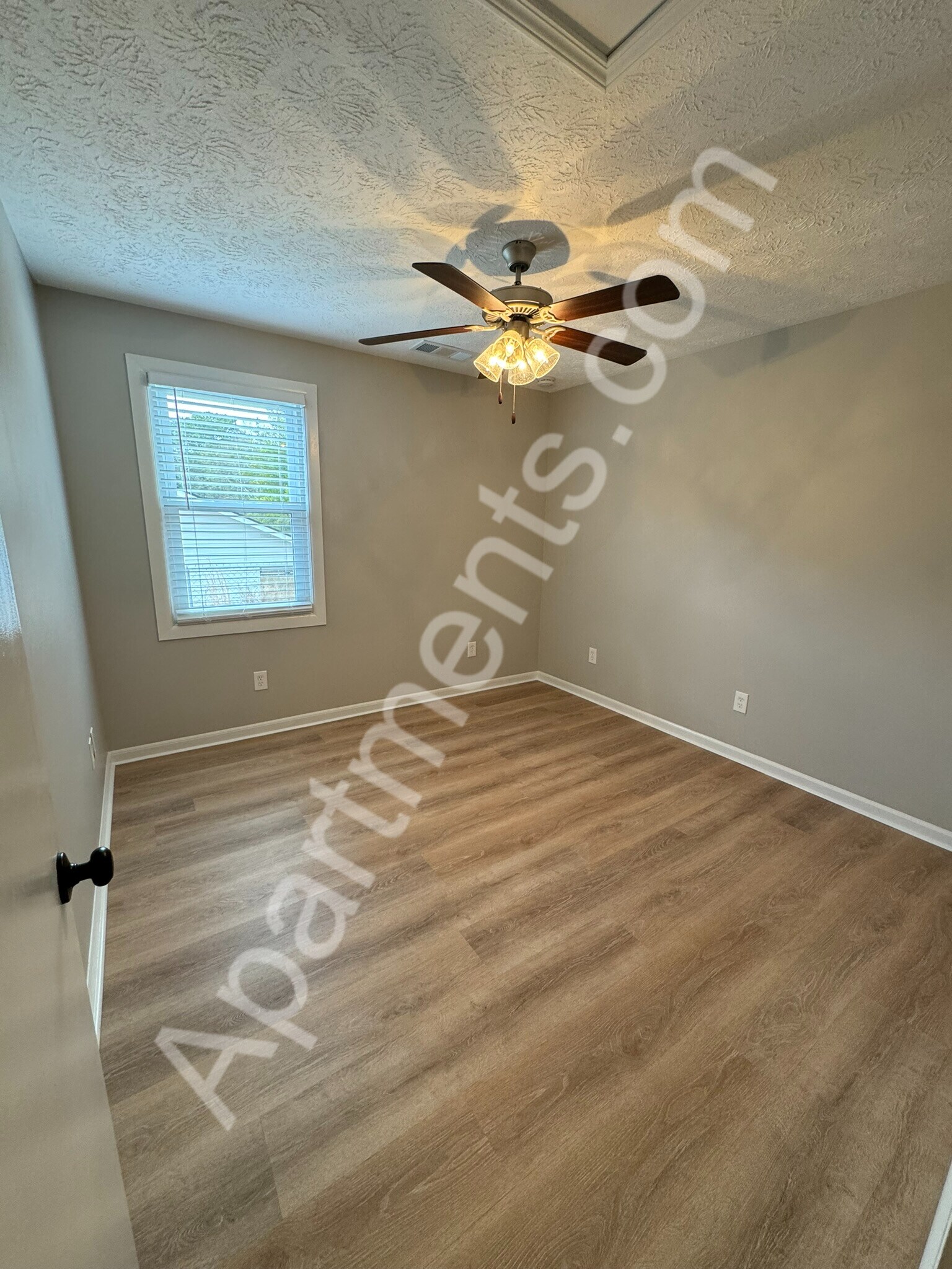 Building Photo - 5357 Valina Dr