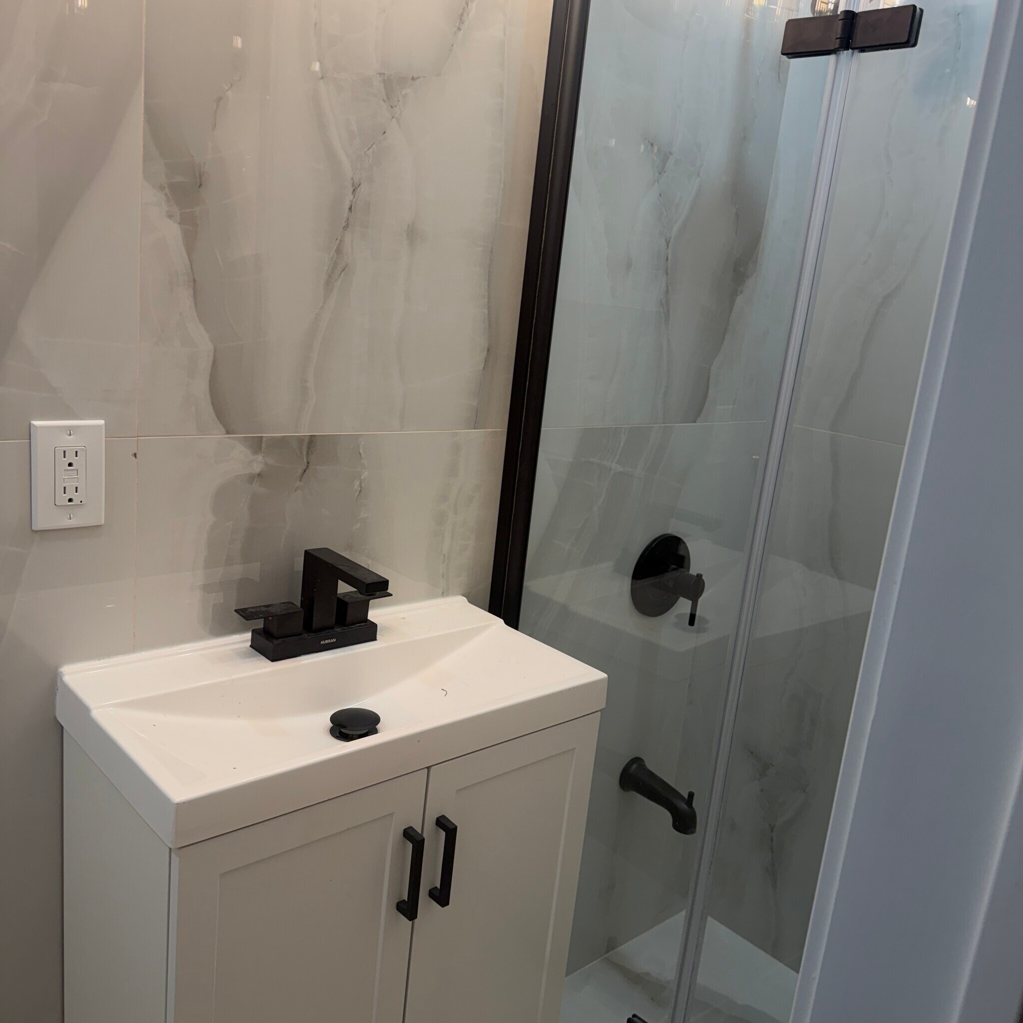 Building Photo - 93 Clunie Ave