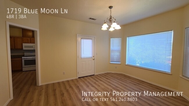 Building Photo - 1719 Blue Moon Ln