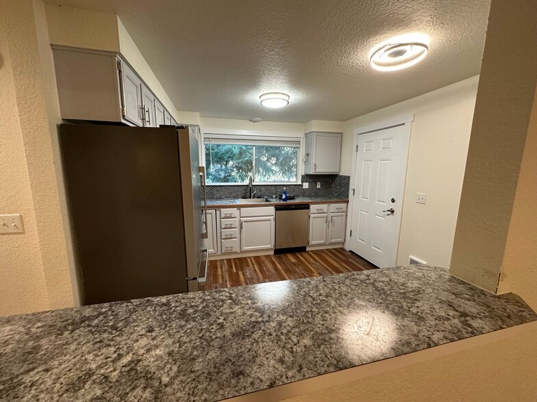 Building Photo - 821 Kaiser Rd NW