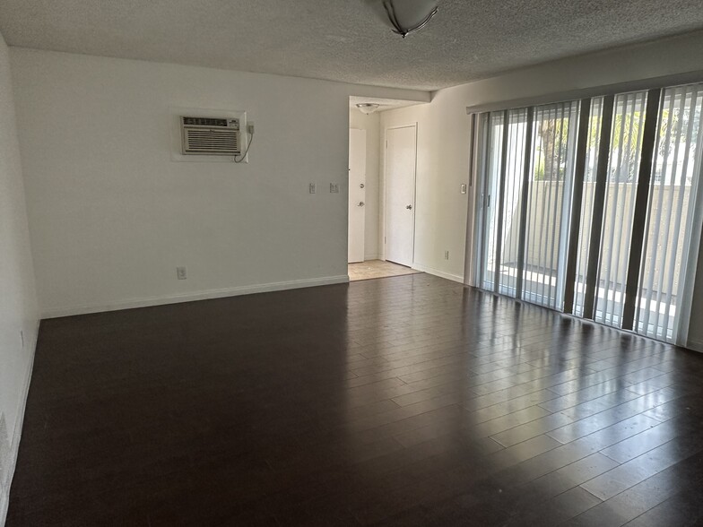 Building Photo - 12349 Oxnard St