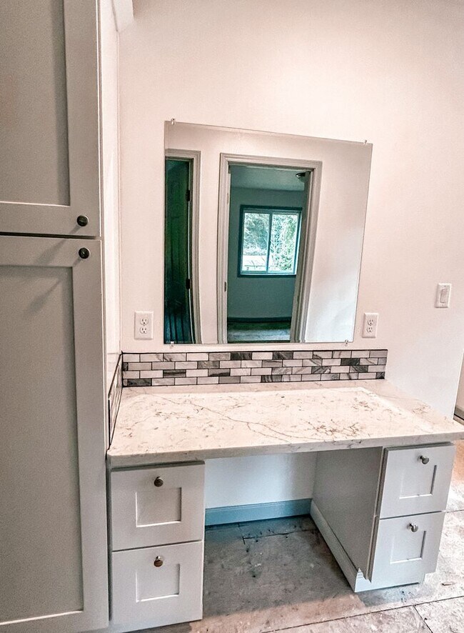 Building Photo - Newer 3-Bedroom | Summer Move-In Special —...
