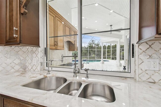 Building Photo - 3020 Kensington Trce