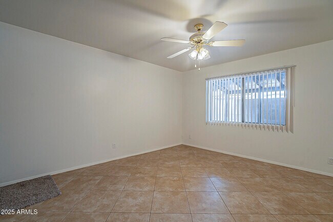 Building Photo - 1023 N 84th Pl