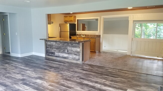 Building Photo - 4582 Maiden Ln