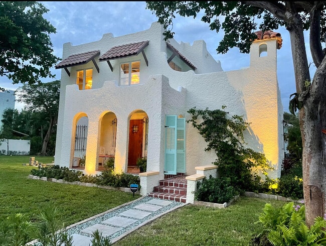 Building Photo - 302 Fordham Dr