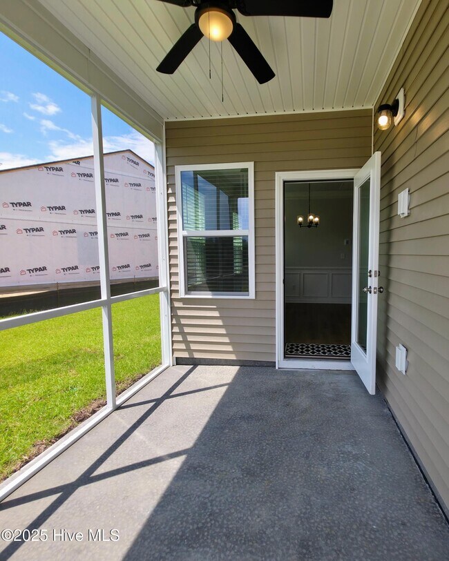 Building Photo - 344 Eagle Claw Dr