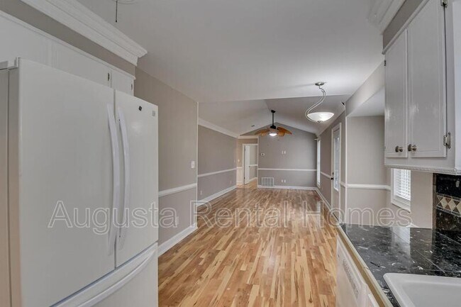 Building Photo - 238 Cavalier Dr