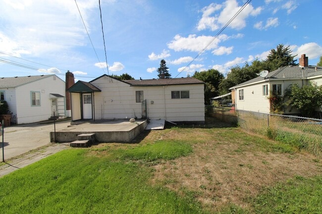 Building Photo - 1604 N Smith St