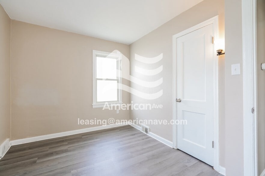 Building Photo - 2109 Oliver St