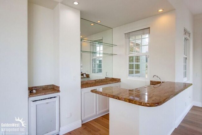 Building Photo - Bright & Spacious 4Bdm 3Ba Home in San Diego!