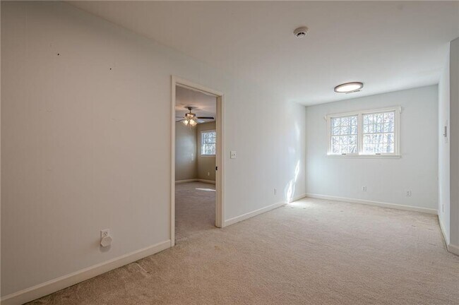 Building Photo - 34 Johnston Row NW