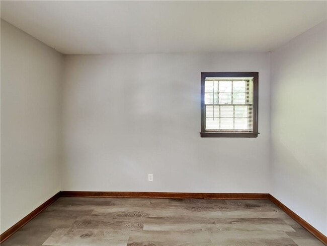 Building Photo - 6080 Mulberry St