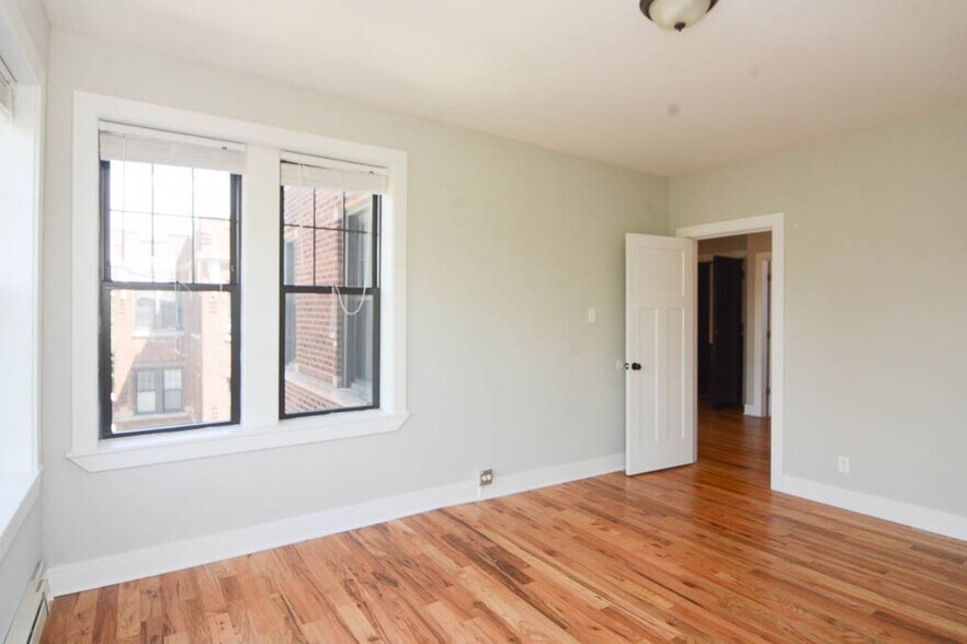 Building Photo - 4337 N Wolcott