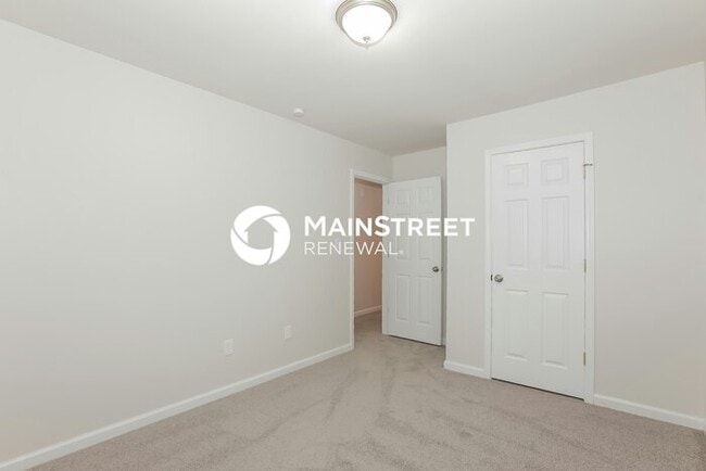 Building Photo - 3 Bedroom Pet-Friendly Home in Oakwood, GA...