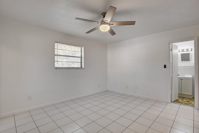 Building Photo - 12449 Westhampton Cir