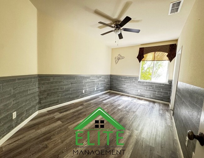 Building Photo - **Charming 4-Bed, 3-Bath Home in Prime Ros...