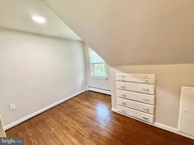 Building Photo - 2544 42nd St