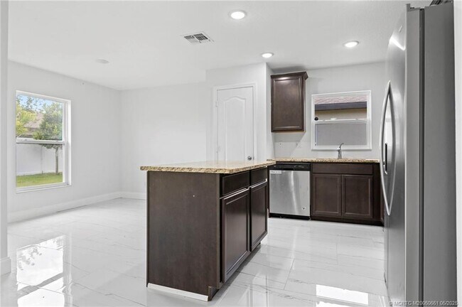 Building Photo - 5405 Jamboree Dr